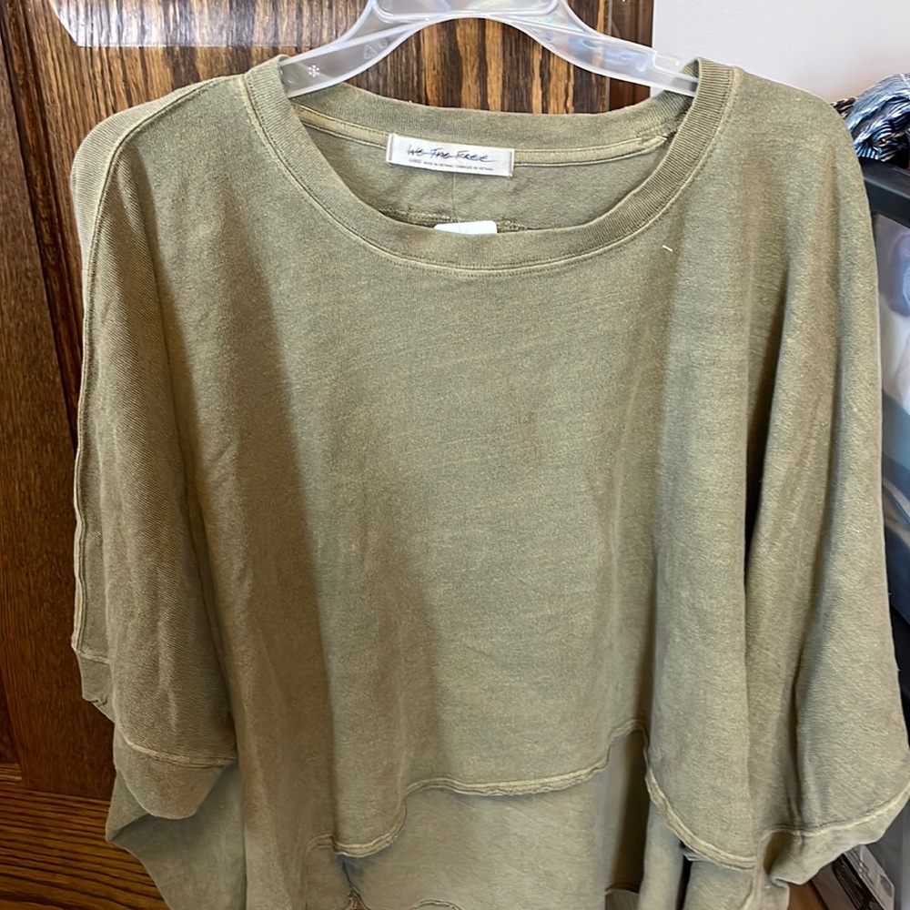 Free People cropped oversized shirt (L)